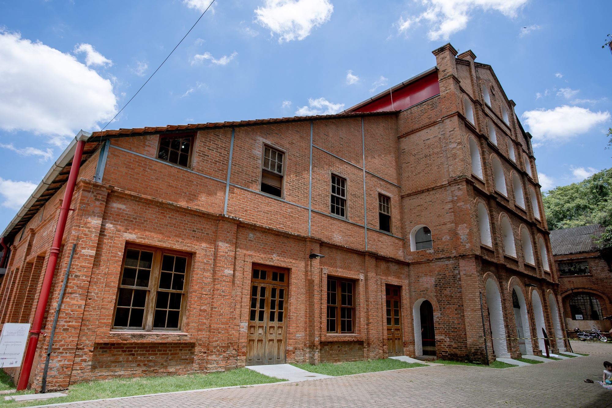 Engenho Central abriga importantes equipamentos culturais, como o Teatro Erotides de Campos